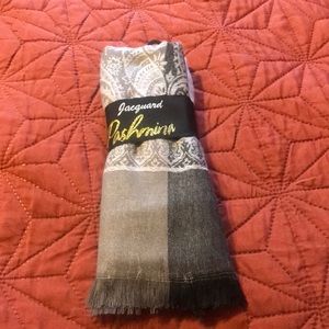 Jacquard pashmina gray paisley